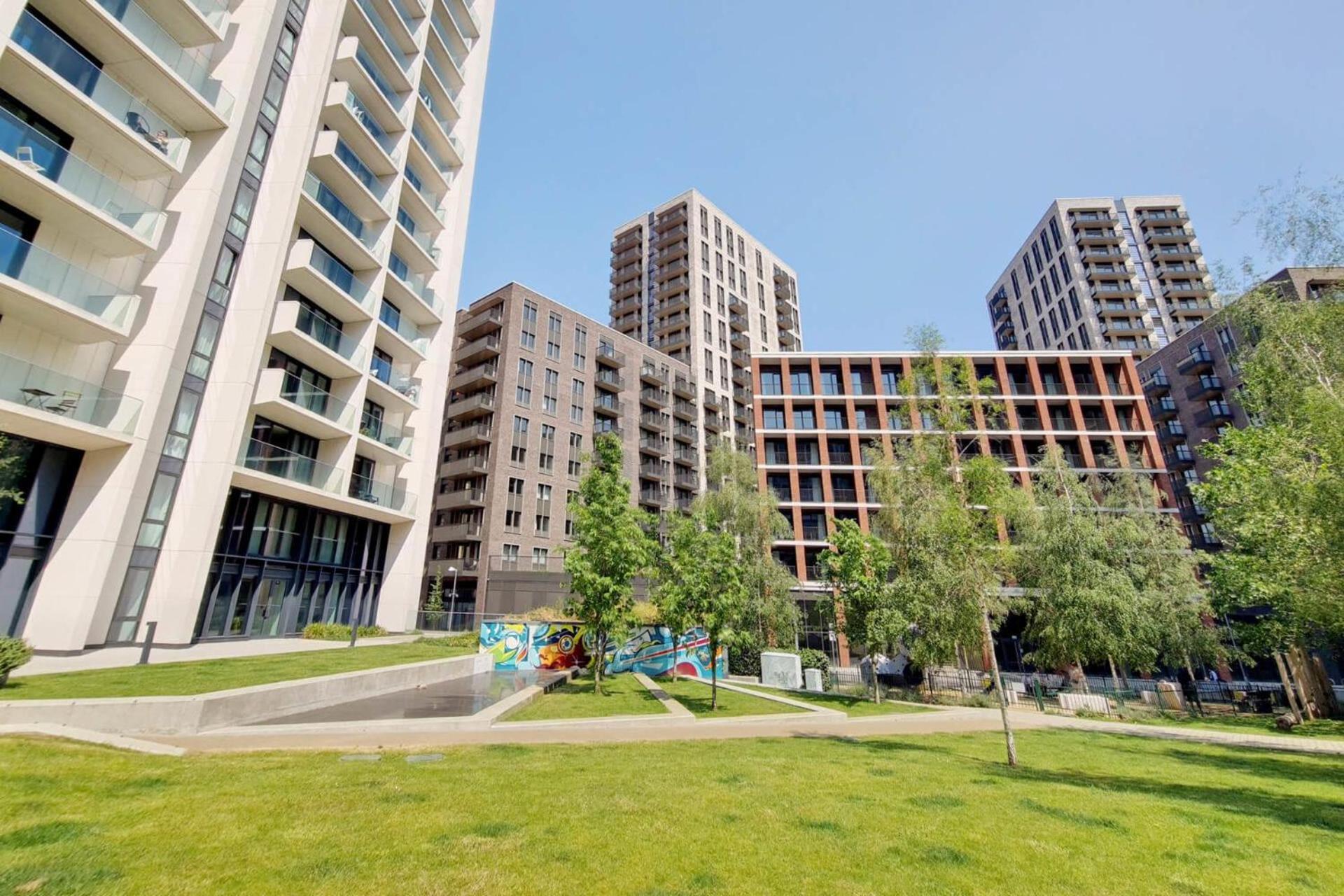Botanical-Inspired Apartments At Repton Gardens Right In The Heart Of Wembley Park ロンドン エクステリア 写真