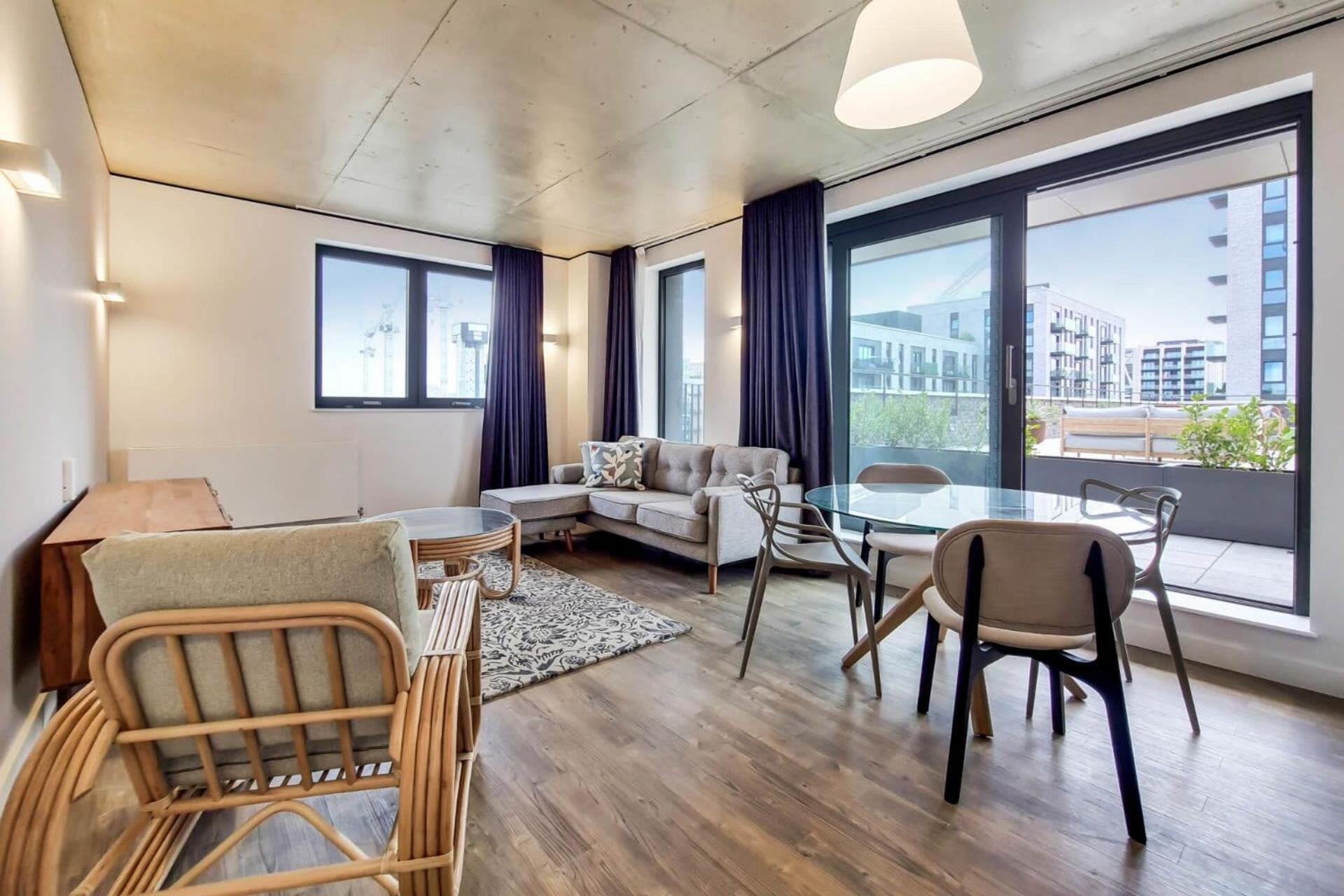 Botanical-Inspired Apartments At Repton Gardens Right In The Heart Of Wembley Park ロンドン エクステリア 写真