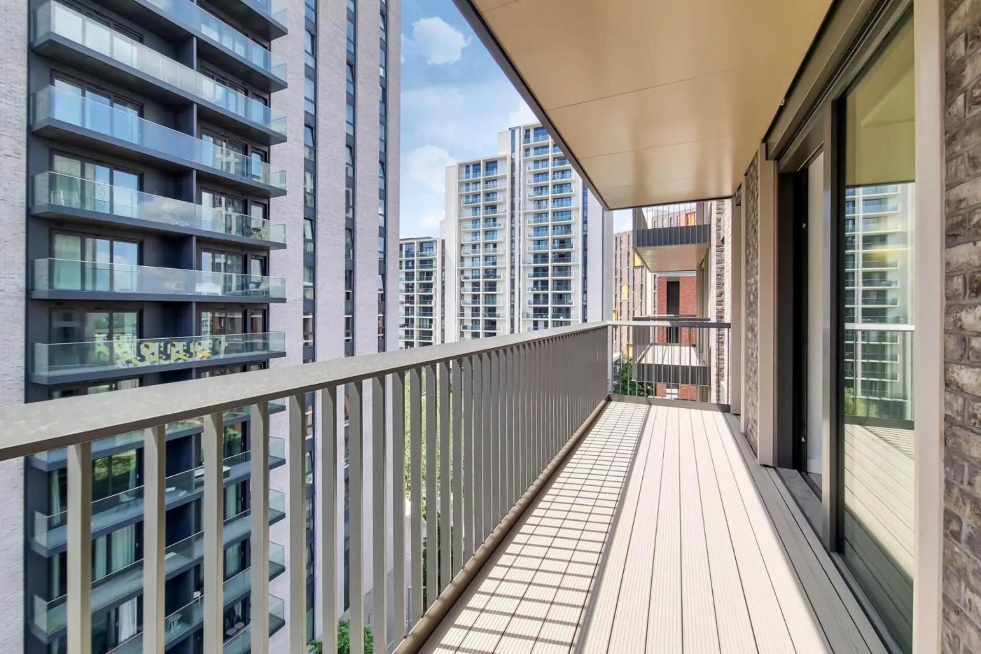 Botanical-Inspired Apartments At Repton Gardens Right In The Heart Of Wembley Park ロンドン エクステリア 写真